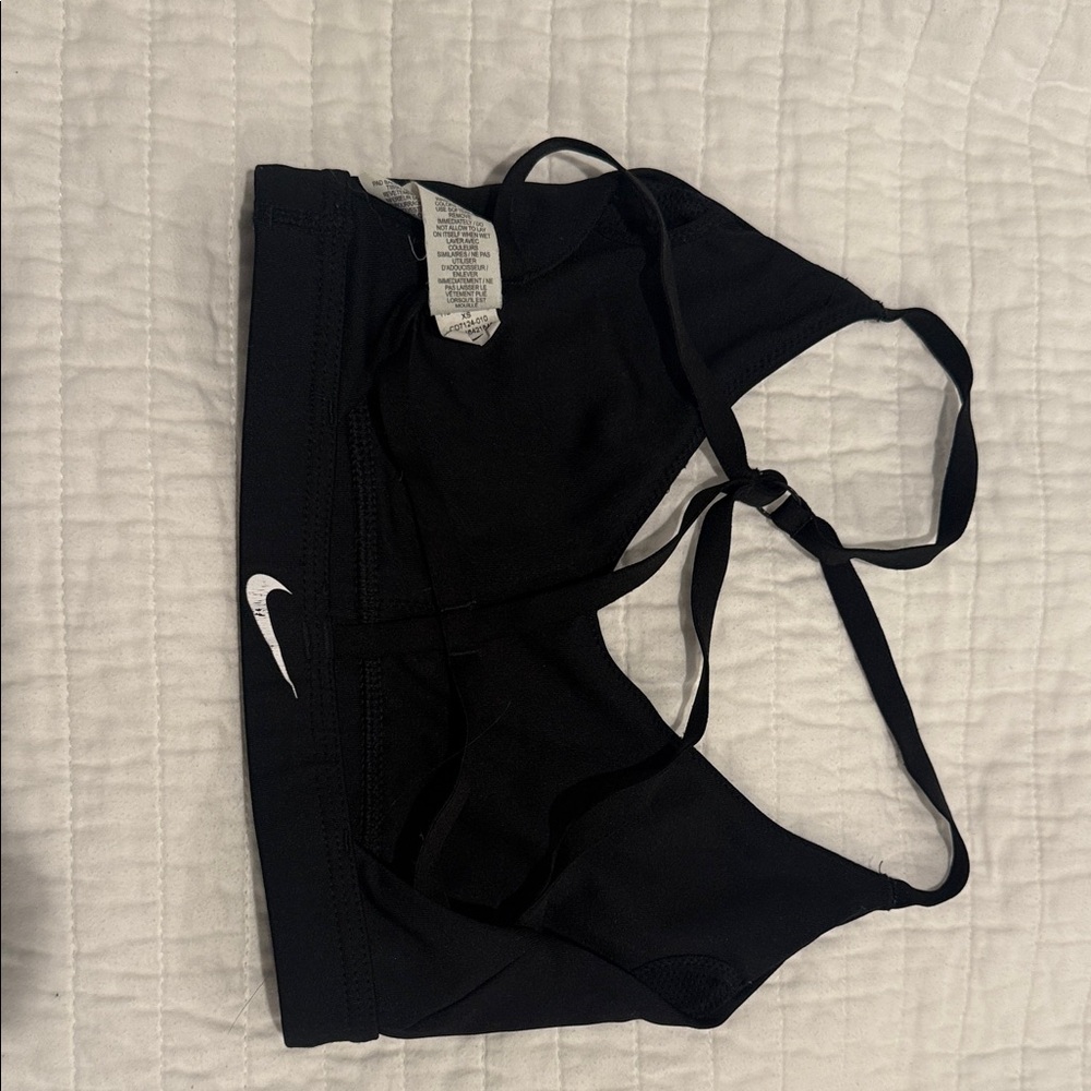 8 BRA BUNDLE-Nike, Fabletics, Hanes, & Delta-Great BUNDLE for pre-teen or teen! - Picture 6 of 13